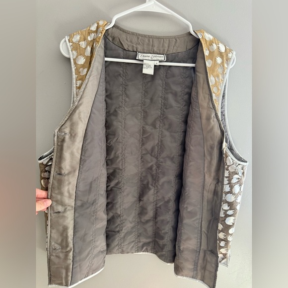 VTG Diane Gilman Metallic Tiger Print Button Front Vest Womens SZ M 100% Silk - Picture 5 of 8